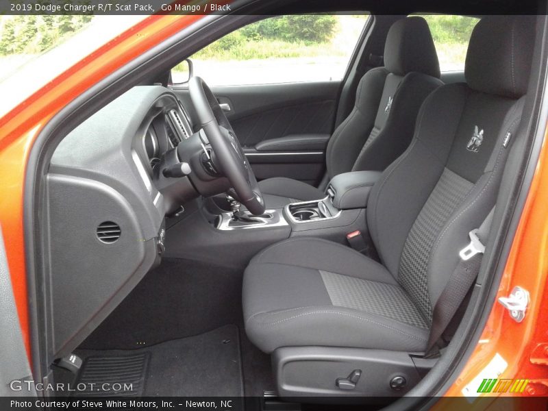 Go Mango / Black 2019 Dodge Charger R/T Scat Pack
