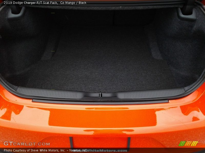 Go Mango / Black 2019 Dodge Charger R/T Scat Pack