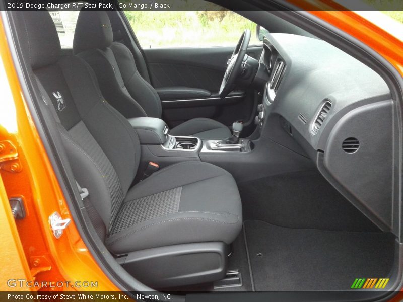 Go Mango / Black 2019 Dodge Charger R/T Scat Pack