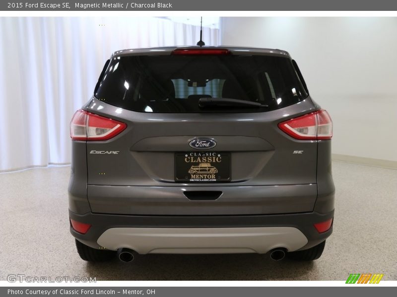 Magnetic Metallic / Charcoal Black 2015 Ford Escape SE