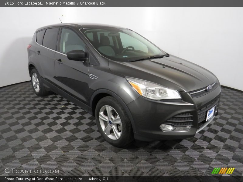 Magnetic Metallic / Charcoal Black 2015 Ford Escape SE