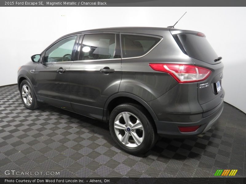 Magnetic Metallic / Charcoal Black 2015 Ford Escape SE