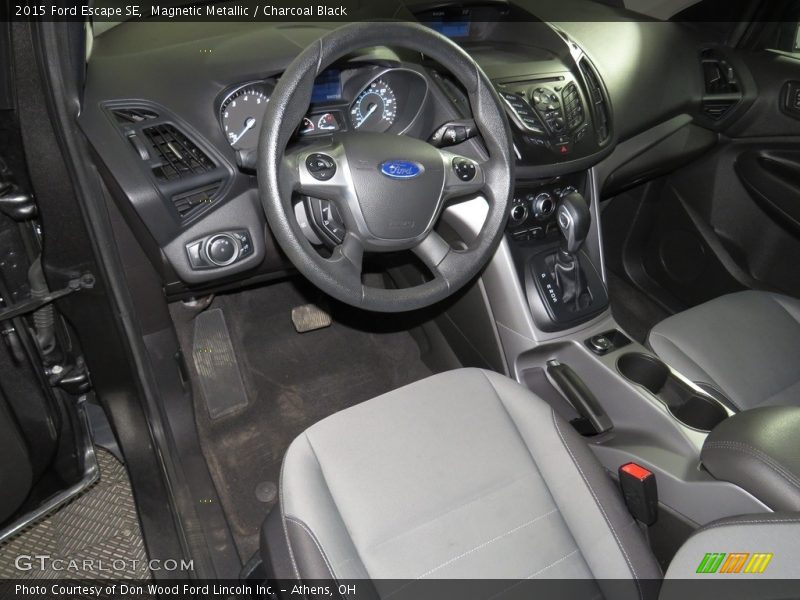 Magnetic Metallic / Charcoal Black 2015 Ford Escape SE