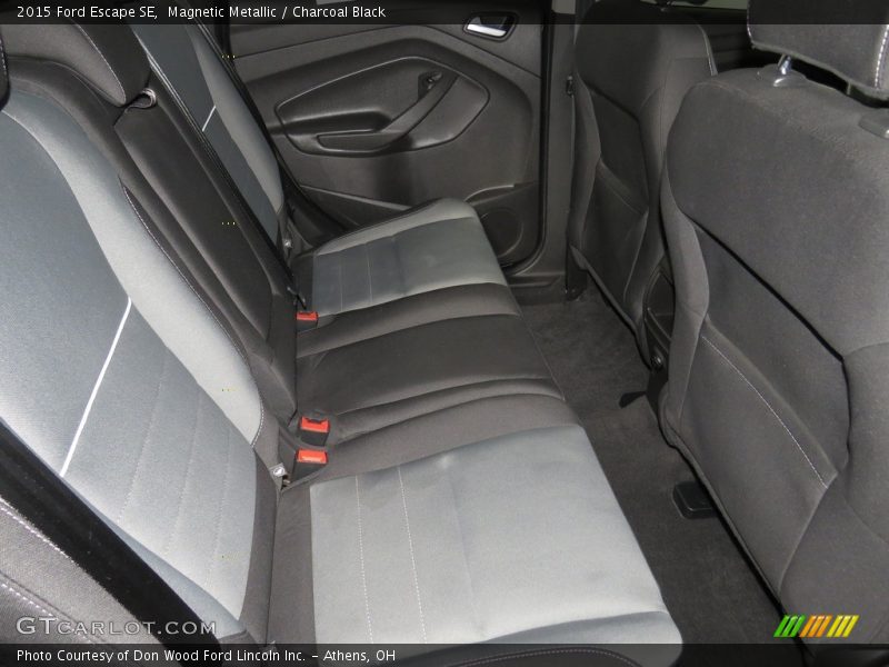 Magnetic Metallic / Charcoal Black 2015 Ford Escape SE