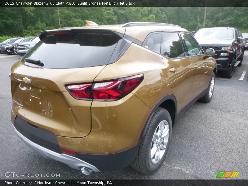 Sunlit Bronze Metallic / Jet Black 2019 Chevrolet Blazer 3.6L Cloth AWD