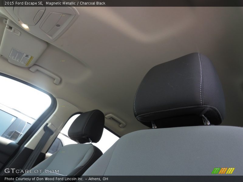 Magnetic Metallic / Charcoal Black 2015 Ford Escape SE