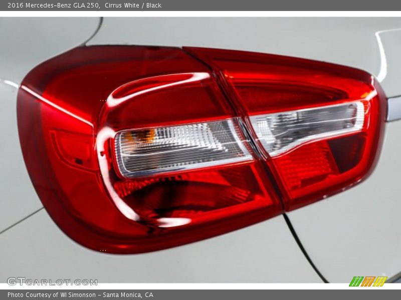 Cirrus White / Black 2016 Mercedes-Benz GLA 250