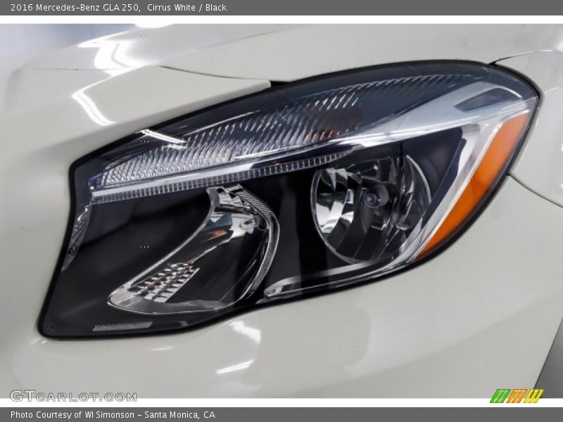 Cirrus White / Black 2016 Mercedes-Benz GLA 250