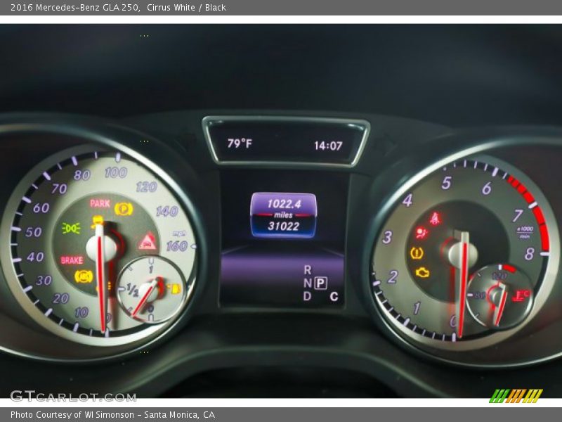 Cirrus White / Black 2016 Mercedes-Benz GLA 250