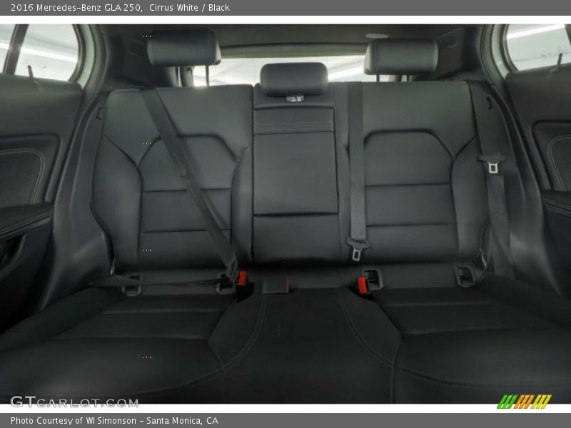 Cirrus White / Black 2016 Mercedes-Benz GLA 250