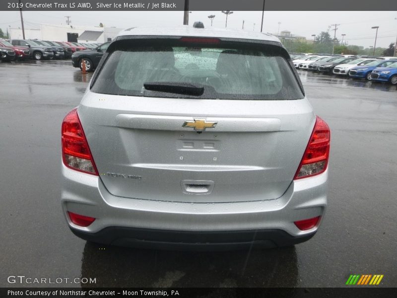 Silver Ice Metallic / Jet Black 2019 Chevrolet Trax LS AWD