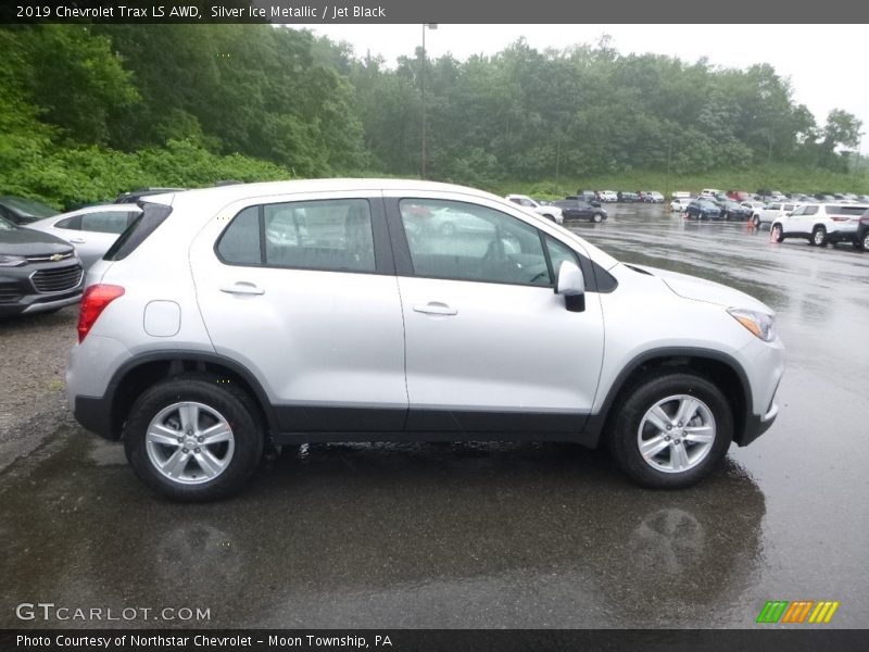 Silver Ice Metallic / Jet Black 2019 Chevrolet Trax LS AWD