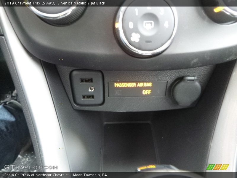 Silver Ice Metallic / Jet Black 2019 Chevrolet Trax LS AWD