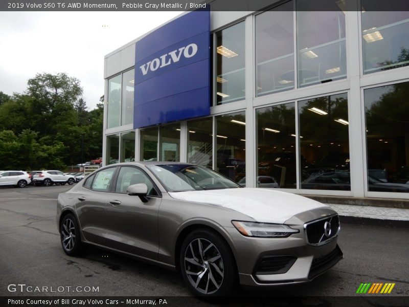 Front 3/4 View of 2019 S60 T6 AWD Momentum