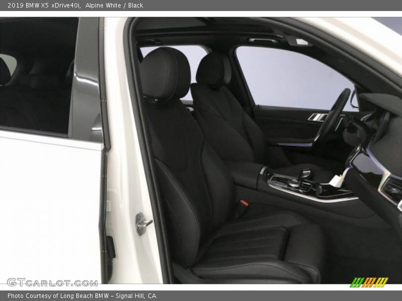 Alpine White / Black 2019 BMW X5 xDrive40i