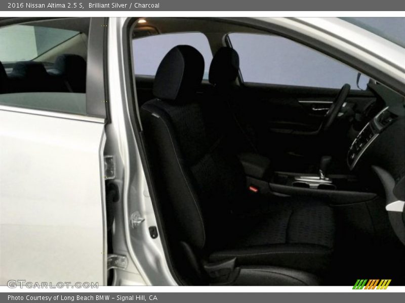 Brilliant Silver / Charcoal 2016 Nissan Altima 2.5 S