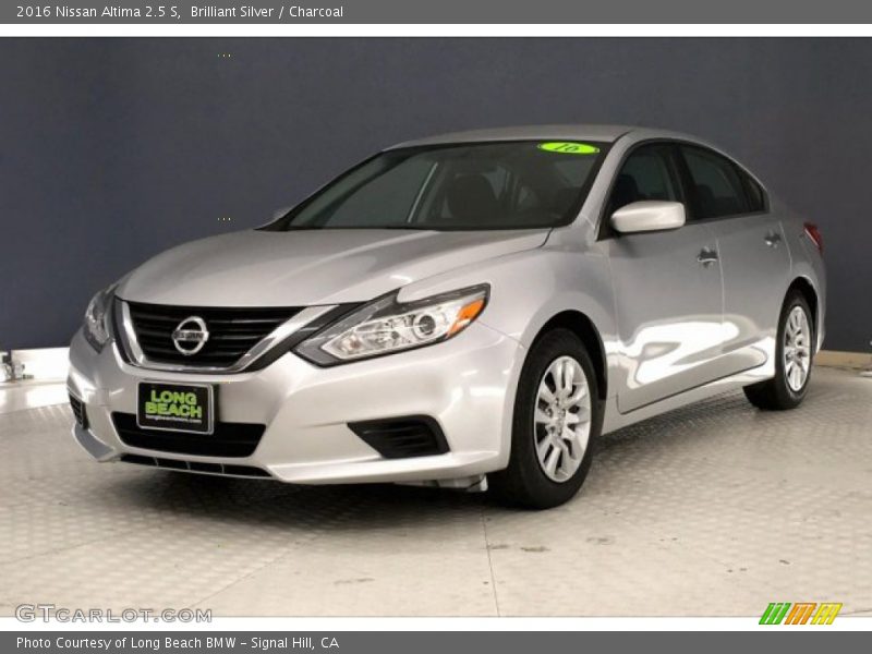 Brilliant Silver / Charcoal 2016 Nissan Altima 2.5 S