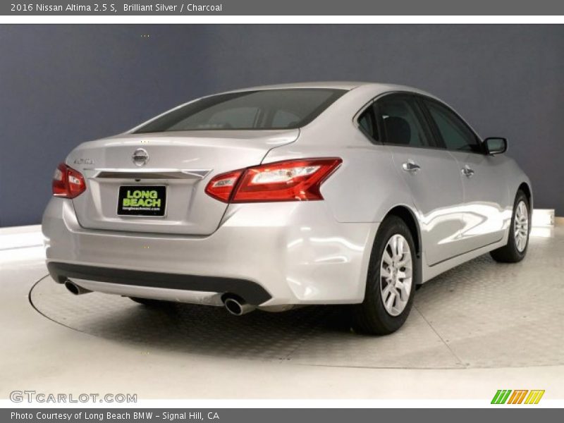 Brilliant Silver / Charcoal 2016 Nissan Altima 2.5 S
