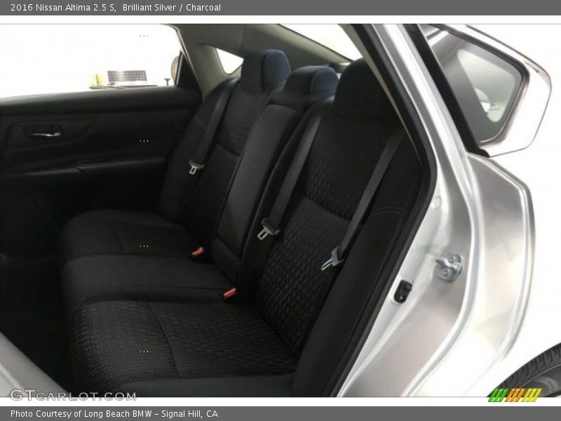 Brilliant Silver / Charcoal 2016 Nissan Altima 2.5 S