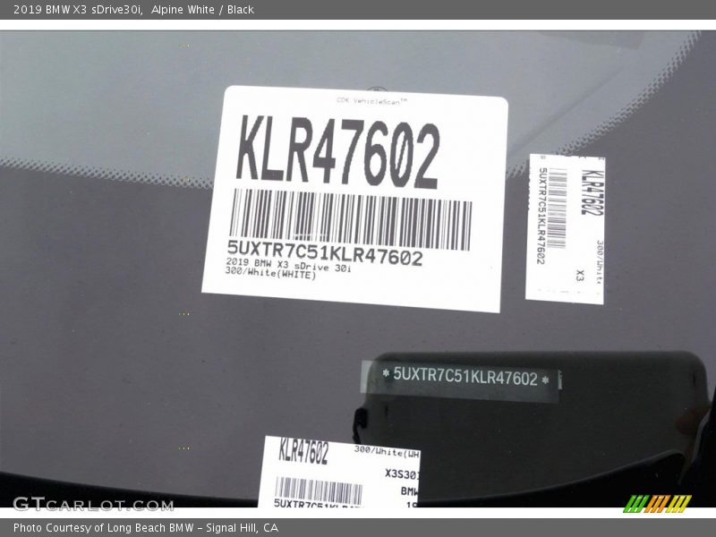 Alpine White / Black 2019 BMW X3 sDrive30i