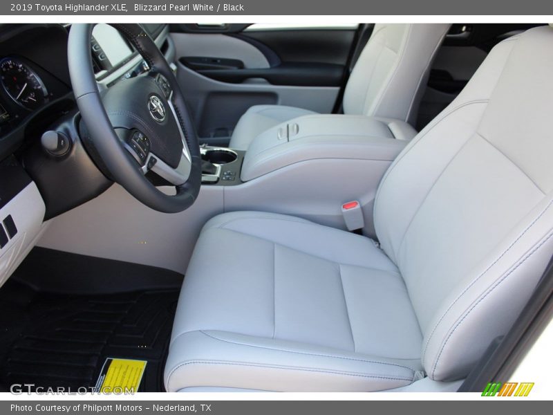 Blizzard Pearl White / Black 2019 Toyota Highlander XLE