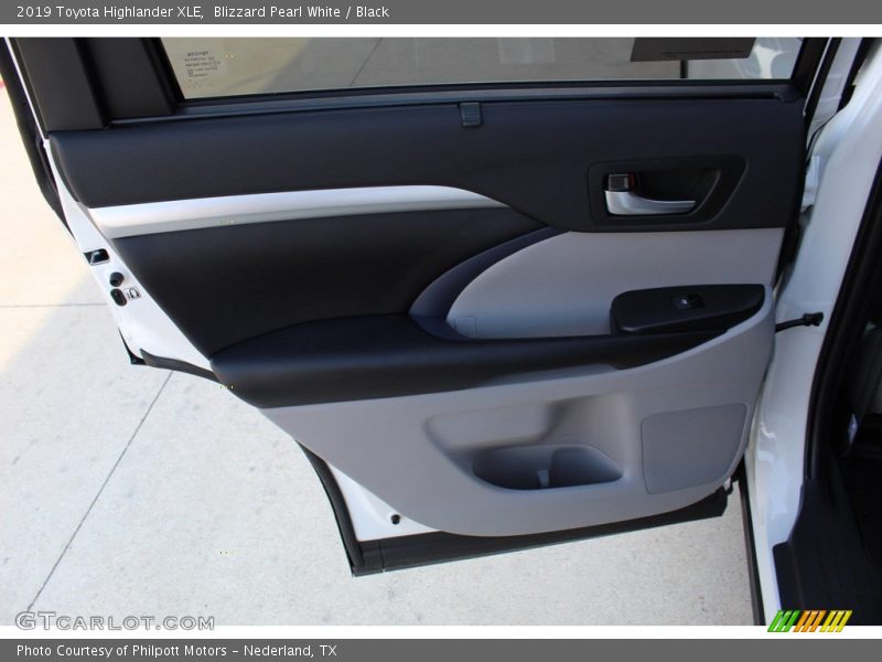 Blizzard Pearl White / Black 2019 Toyota Highlander XLE