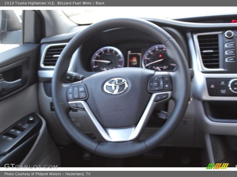 Blizzard Pearl White / Black 2019 Toyota Highlander XLE