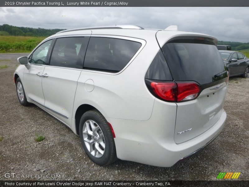 Luxury White Pearl / Cognac/Alloy 2019 Chrysler Pacifica Touring L