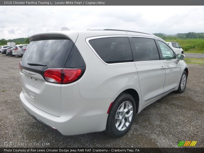 Luxury White Pearl / Cognac/Alloy 2019 Chrysler Pacifica Touring L