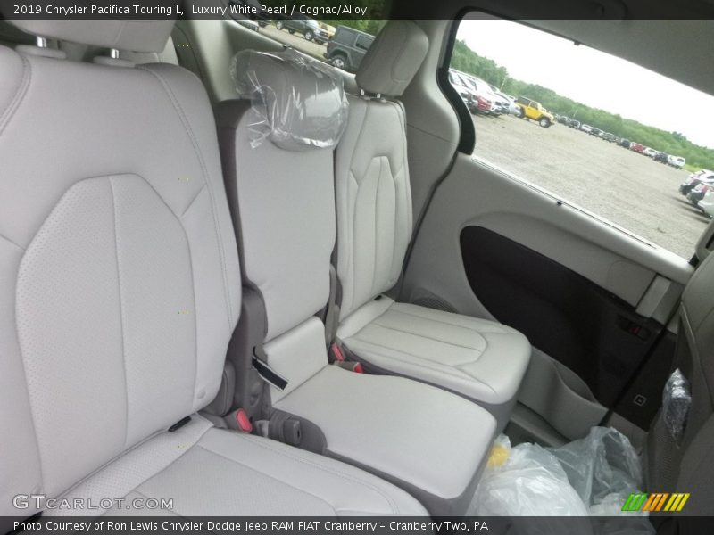 Luxury White Pearl / Cognac/Alloy 2019 Chrysler Pacifica Touring L
