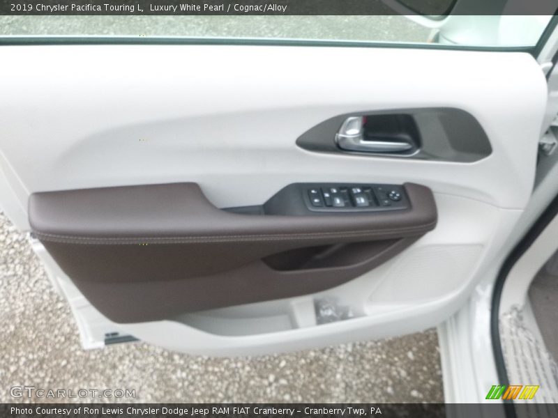 Luxury White Pearl / Cognac/Alloy 2019 Chrysler Pacifica Touring L