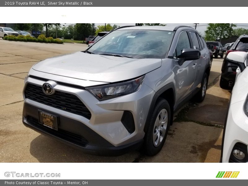 Silver Sky Metallic / Black 2019 Toyota RAV4 LE