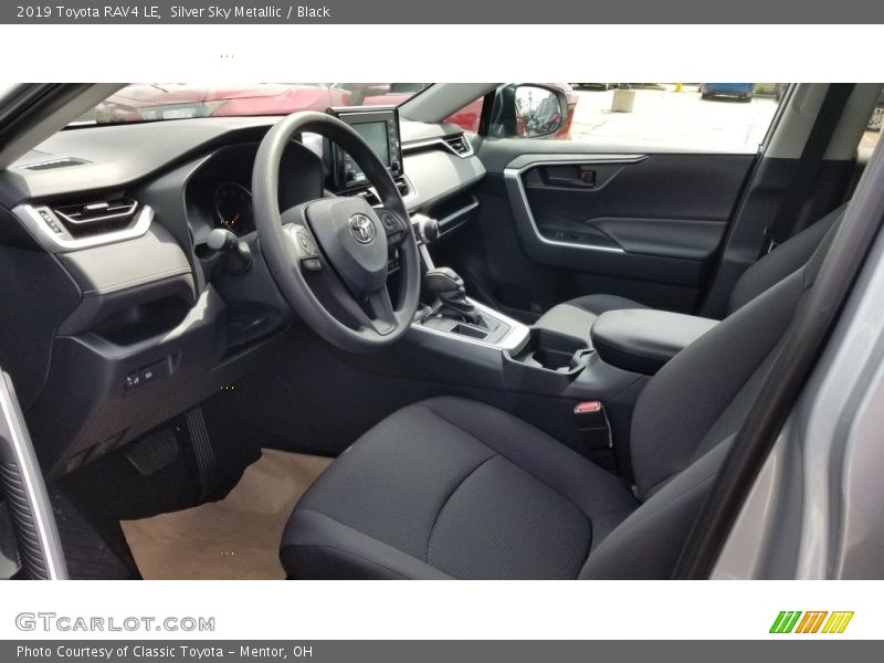 Silver Sky Metallic / Black 2019 Toyota RAV4 LE