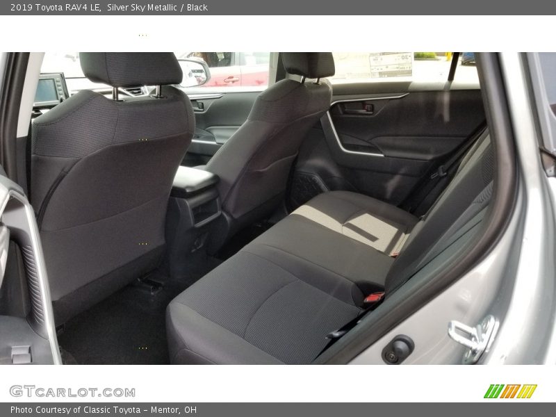 Silver Sky Metallic / Black 2019 Toyota RAV4 LE