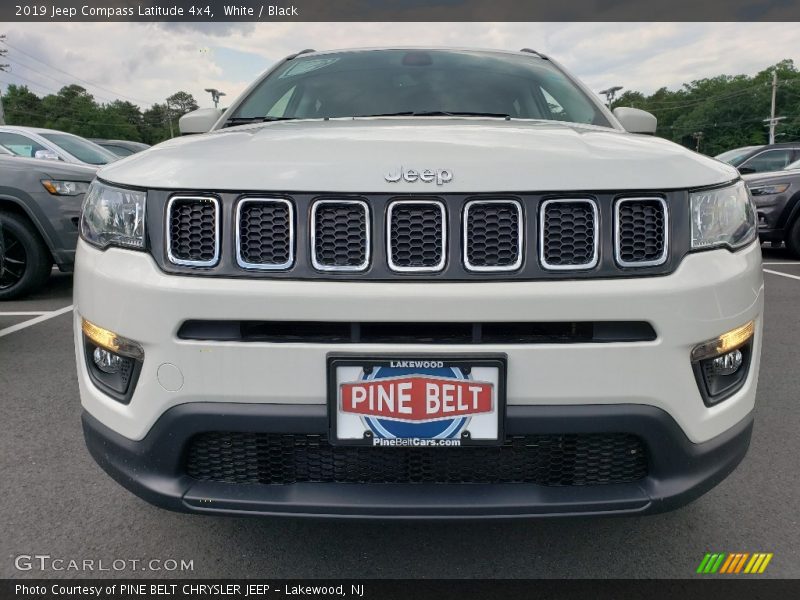White / Black 2019 Jeep Compass Latitude 4x4