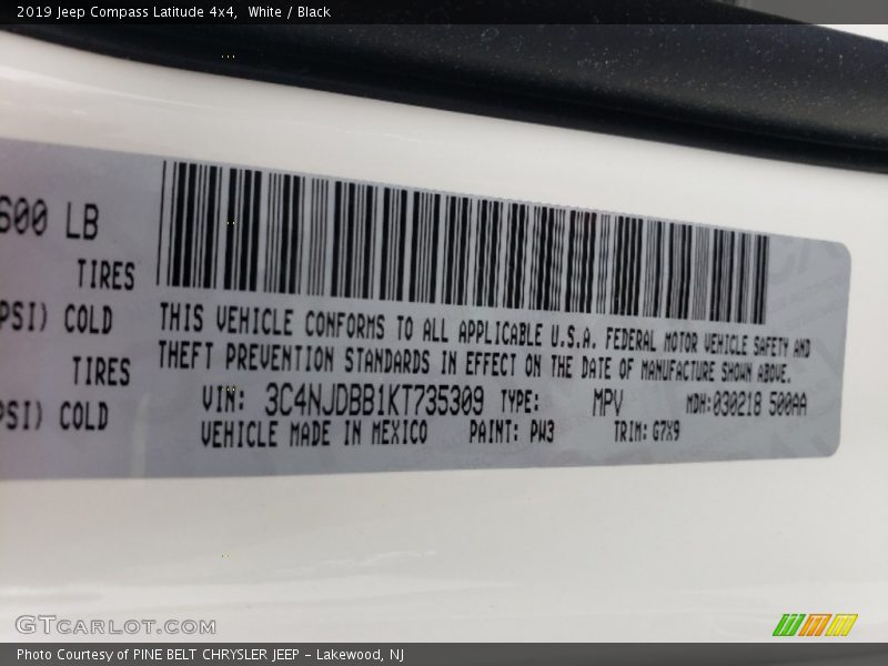 White / Black 2019 Jeep Compass Latitude 4x4