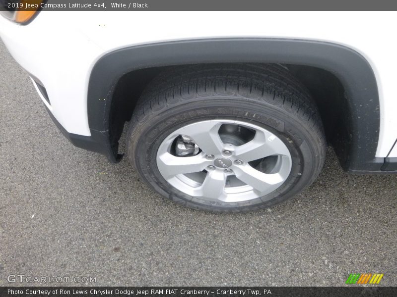 White / Black 2019 Jeep Compass Latitude 4x4