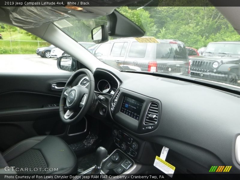 White / Black 2019 Jeep Compass Latitude 4x4