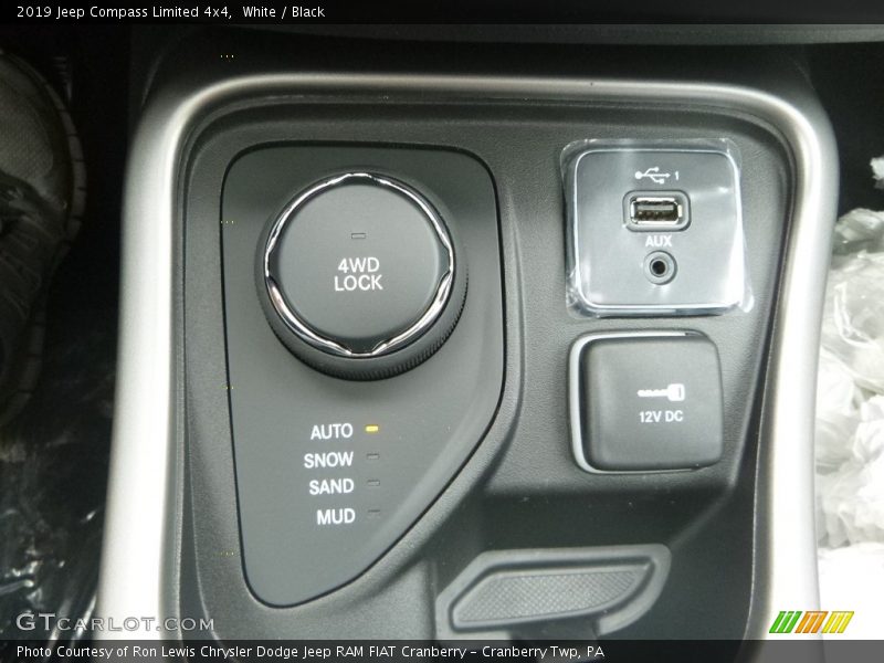 White / Black 2019 Jeep Compass Limited 4x4