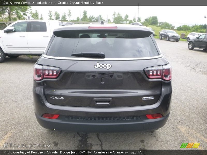 Granite Crystal Metallic / Black 2019 Jeep Compass Latitude 4x4