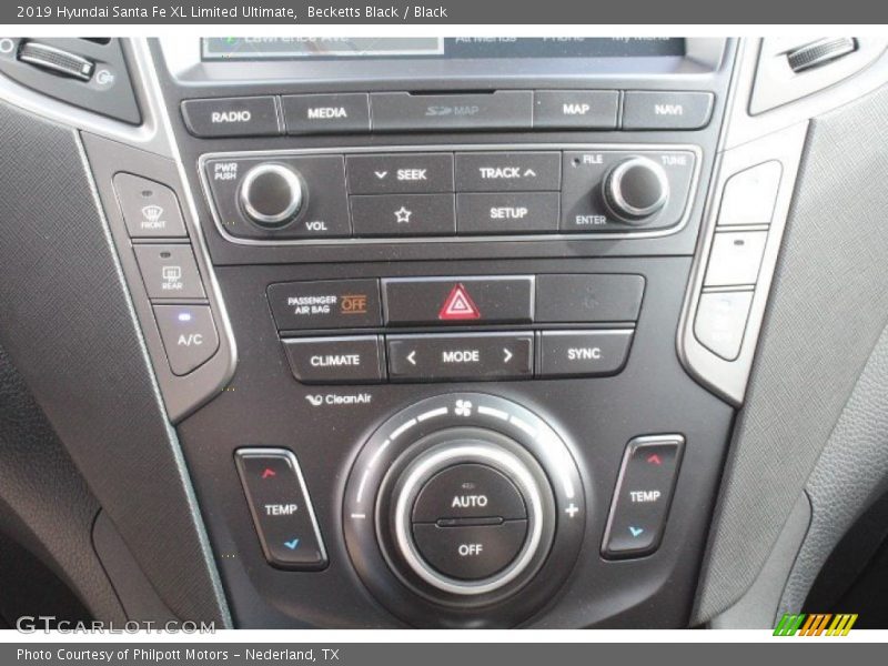 Becketts Black / Black 2019 Hyundai Santa Fe XL Limited Ultimate
