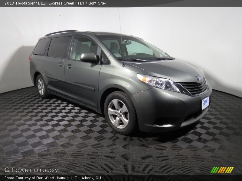 Cypress Green Pearl / Light Gray 2013 Toyota Sienna LE