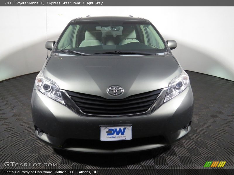 Cypress Green Pearl / Light Gray 2013 Toyota Sienna LE