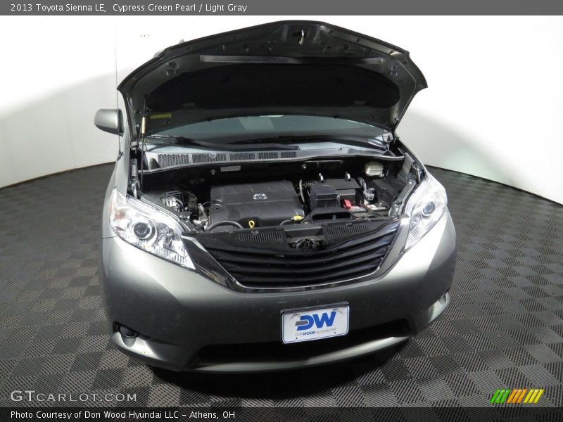 Cypress Green Pearl / Light Gray 2013 Toyota Sienna LE