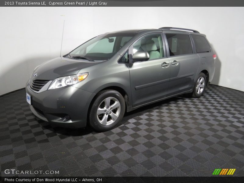 Cypress Green Pearl / Light Gray 2013 Toyota Sienna LE