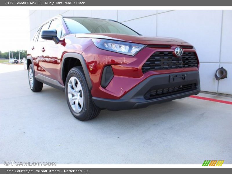 Ruby Flare Pearl / Black 2019 Toyota RAV4 LE