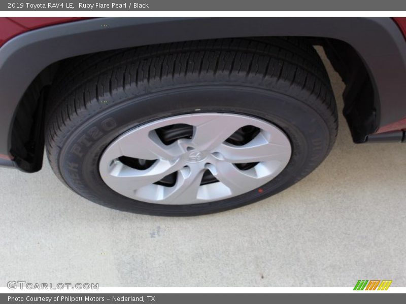 Ruby Flare Pearl / Black 2019 Toyota RAV4 LE