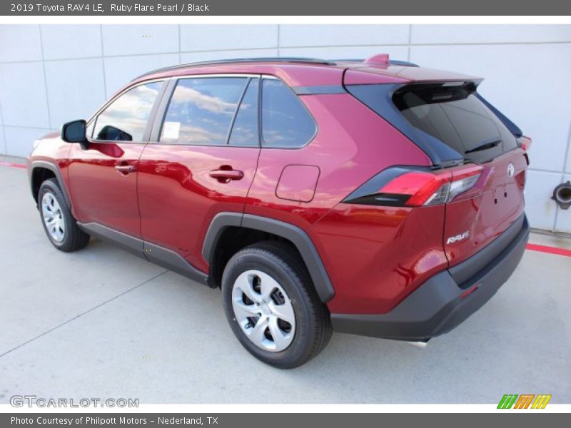 Ruby Flare Pearl / Black 2019 Toyota RAV4 LE