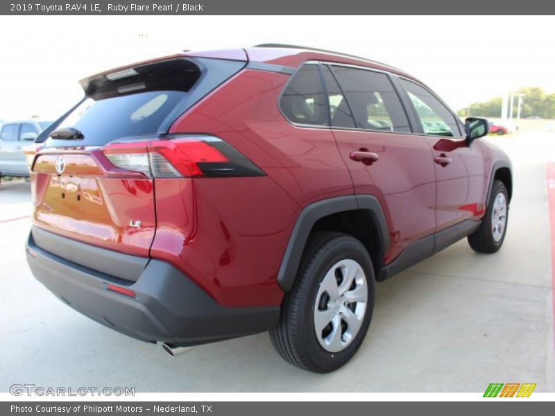 Ruby Flare Pearl / Black 2019 Toyota RAV4 LE