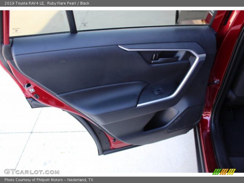 Ruby Flare Pearl / Black 2019 Toyota RAV4 LE